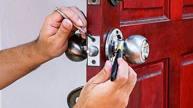 Cách lắp khóa cửa tay nắm tròn